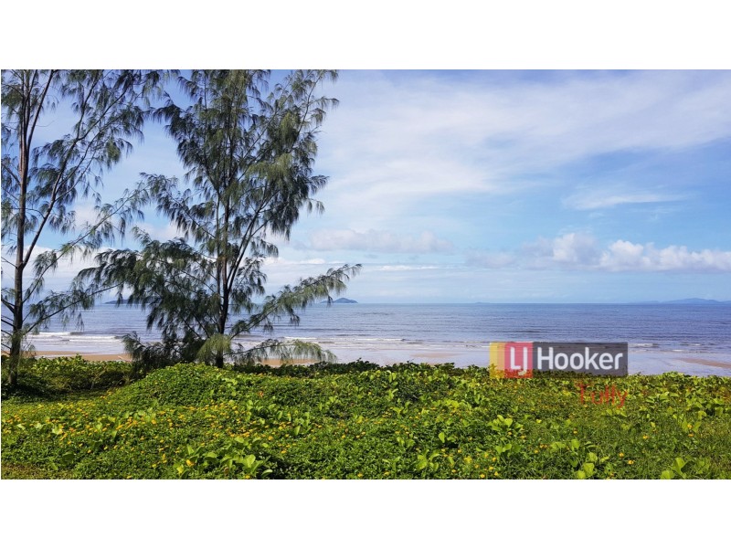 64 Luff Street, Hull Heads QLD 4854