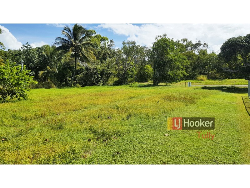 64 Luff Street, Hull Heads QLD 4854