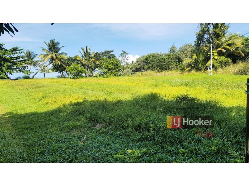 64 Luff Street, Hull Heads QLD 4854