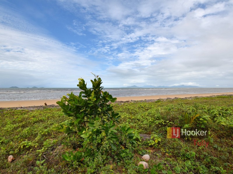 52-54 Taylor Street, Tully Heads QLD 4854