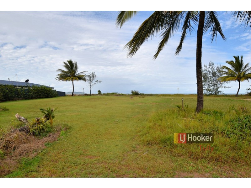 52-54 Taylor Street, Tully Heads QLD 4854