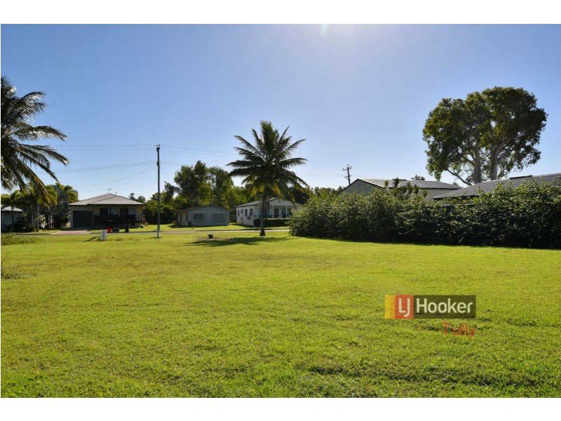 52-54 Taylor Street, Tully Heads QLD 4854