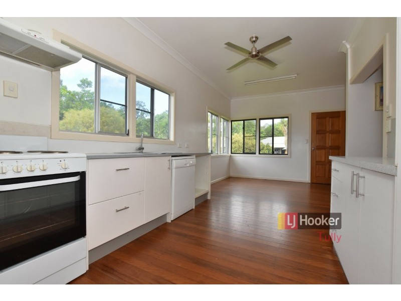 4 Billabong Lane, Tully Heads QLD 4854