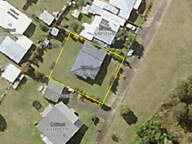 4 Billabong Lane, Tully Heads QLD 4854