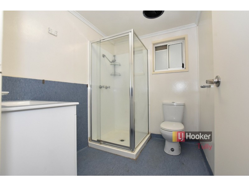 4 Billabong Lane, Tully Heads QLD 4854