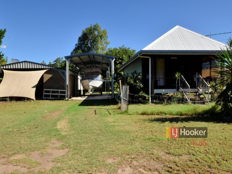 90 Tully Heads Road, Tully Heads QLD 4854