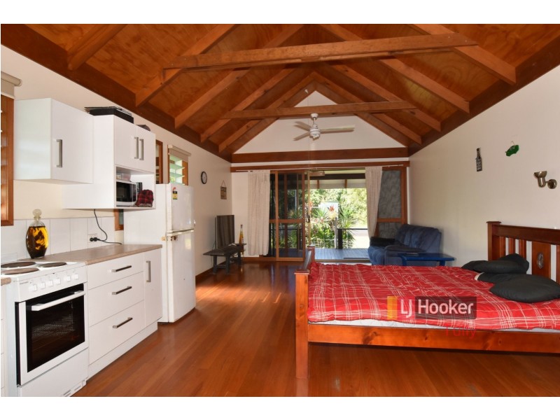 90 Tully Heads Road, Tully Heads QLD 4854