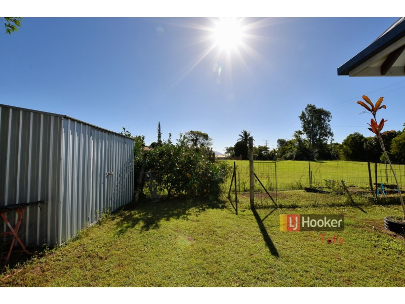 90 Tully Heads Road, Tully Heads QLD 4854