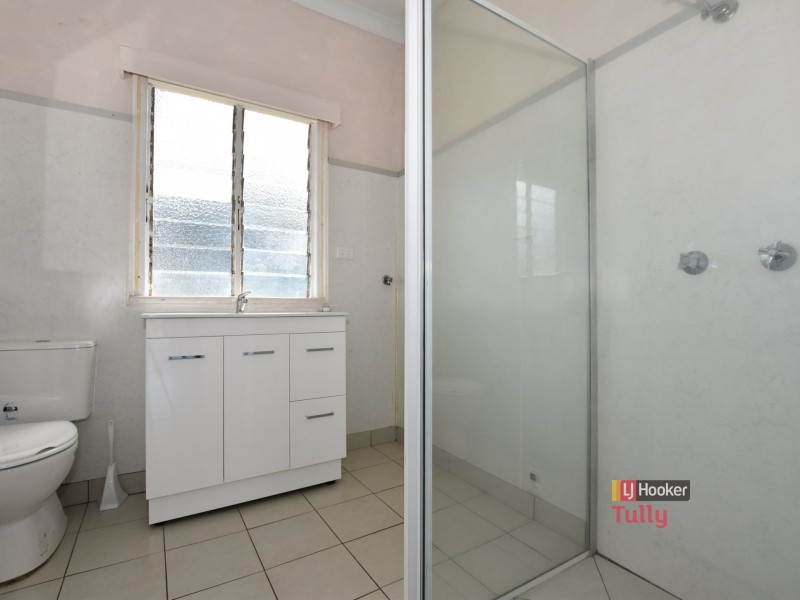 17 Blackman Street, Tully QLD 4854