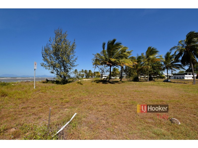 50 Taylor Street, Tully Heads QLD 4854