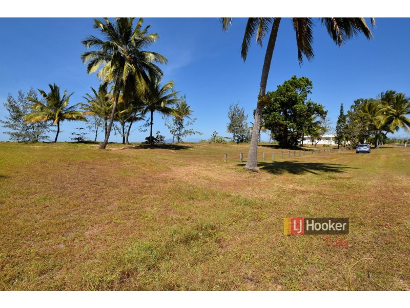50 Taylor Street, Tully Heads QLD 4854