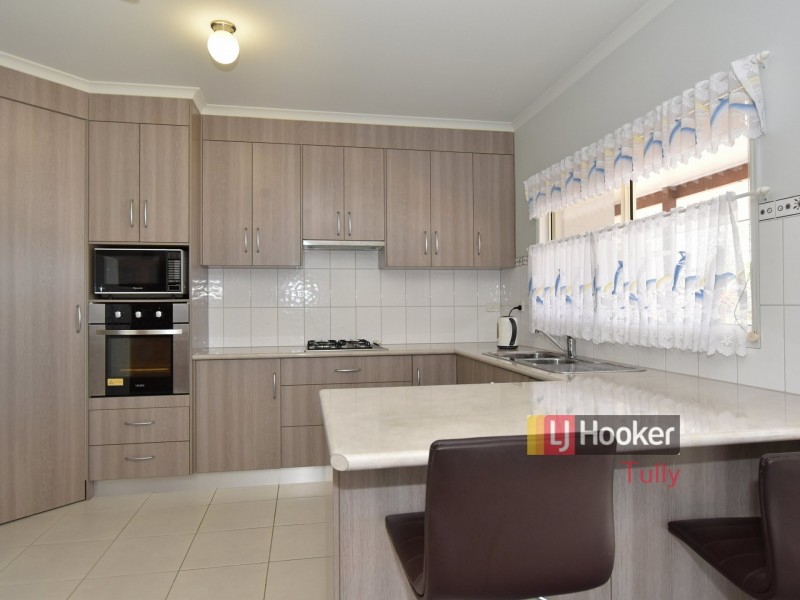 9 Amanda Crescent, Tully Heads QLD 4854