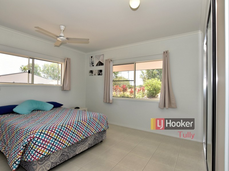 9 Amanda Crescent, Tully Heads QLD 4854