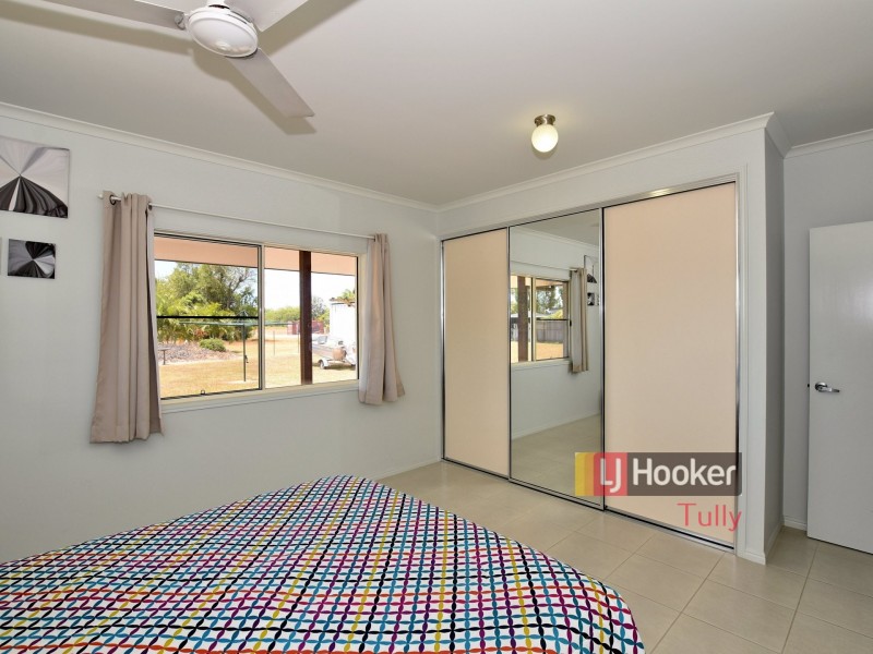 9 Amanda Crescent, Tully Heads QLD 4854