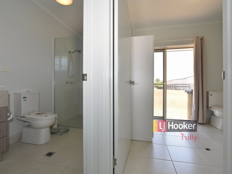 9 Amanda Crescent, Tully Heads QLD 4854