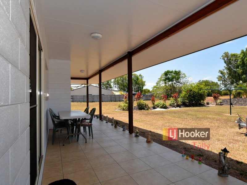 9 Amanda Crescent, Tully Heads QLD 4854