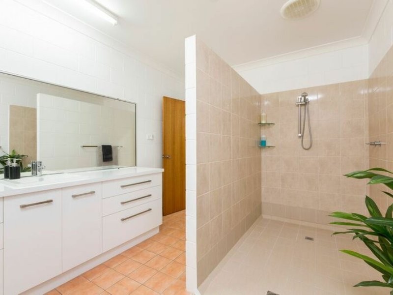 296 Palmerston Highway, Belvedere QLD 4860