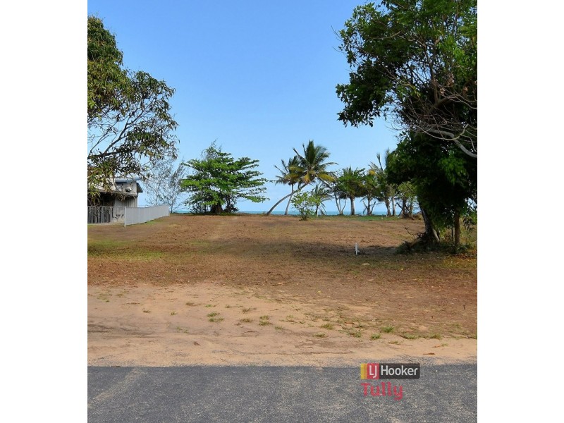 64 Luff Street, Hull Heads QLD 4854