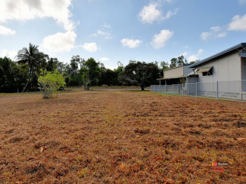 64 Luff Street, Hull Heads QLD 4854