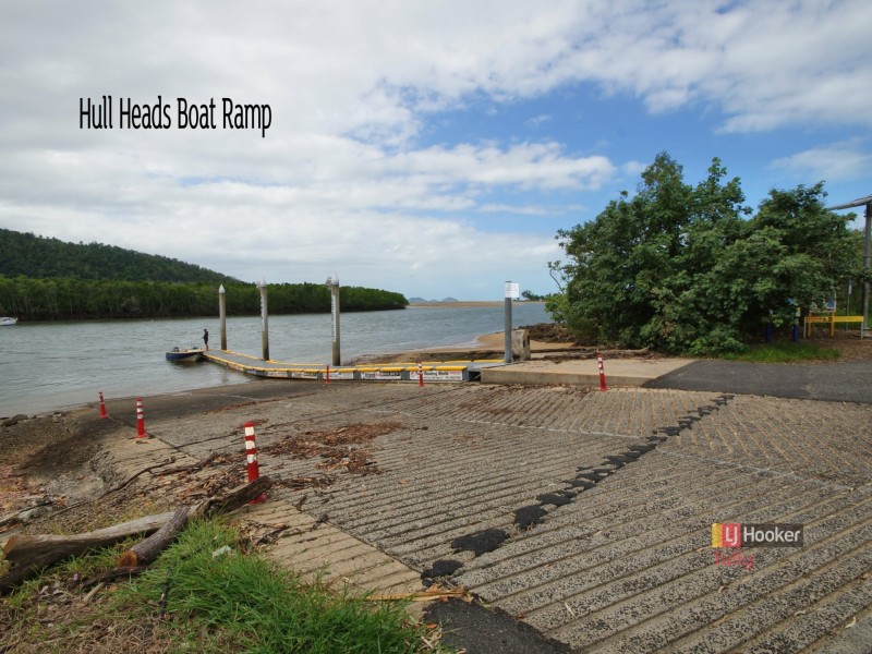 64 Luff Street, Hull Heads QLD 4854