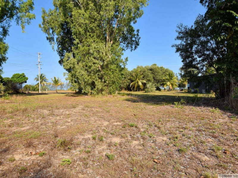 95 Taylor Street, Tully Heads QLD 4854