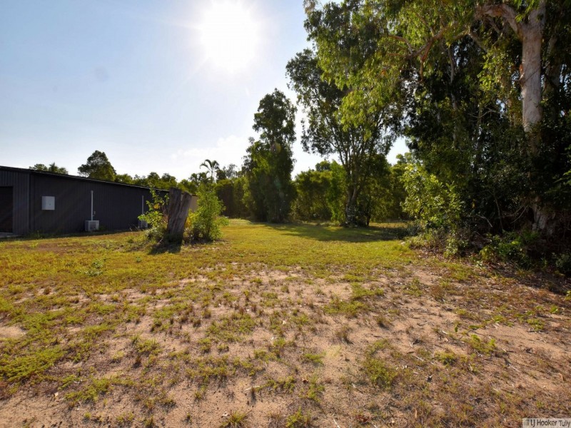 95 Taylor Street, Tully Heads QLD 4854
