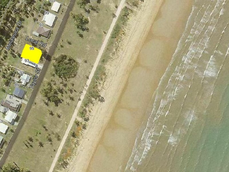 95 Taylor Street, Tully Heads QLD 4854