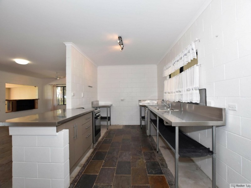 52 Luff Street, Hull Heads QLD 4854