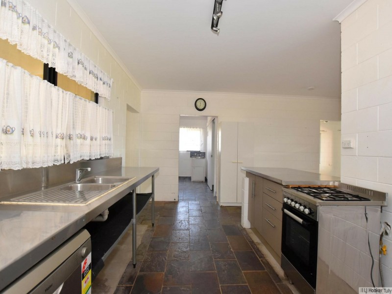52 Luff Street, Hull Heads QLD 4854