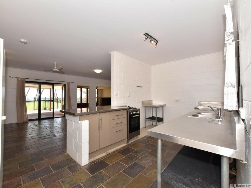 52 Luff Street, Hull Heads QLD 4854