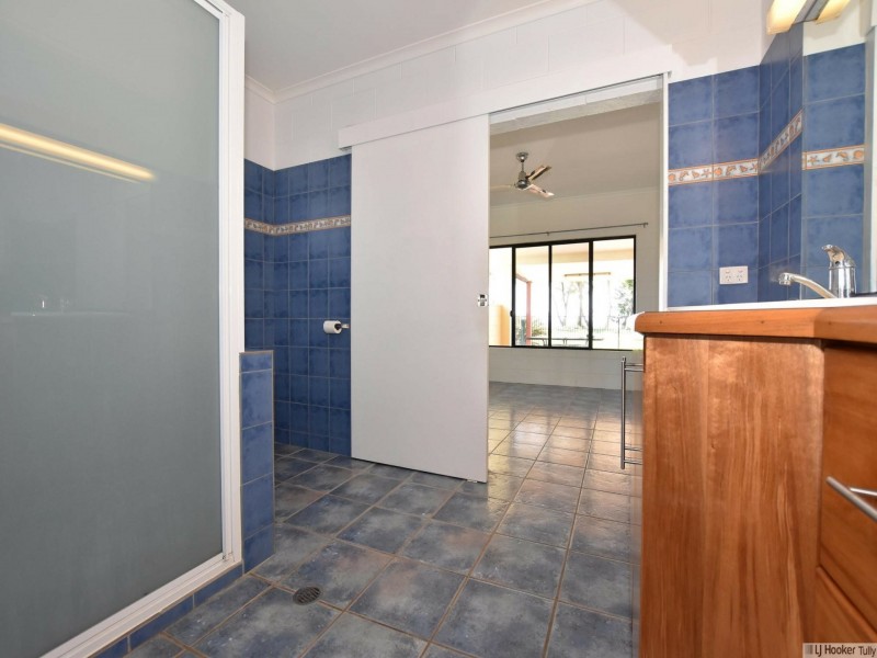 52 Luff Street, Hull Heads QLD 4854