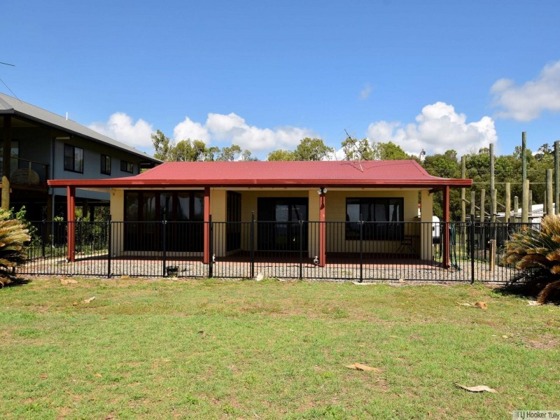 52 Luff Street, Hull Heads QLD 4854