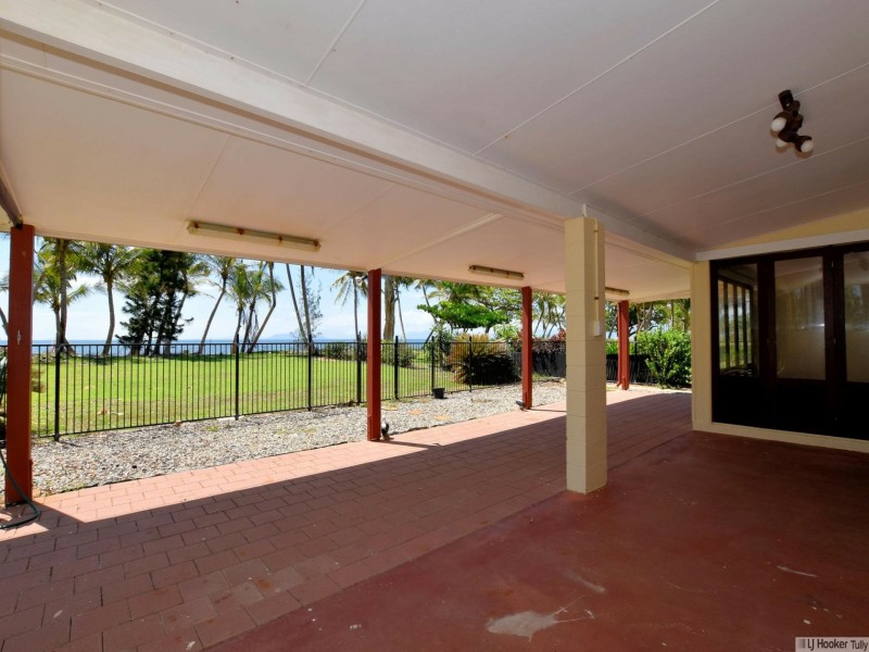52 Luff Street, Hull Heads QLD 4854