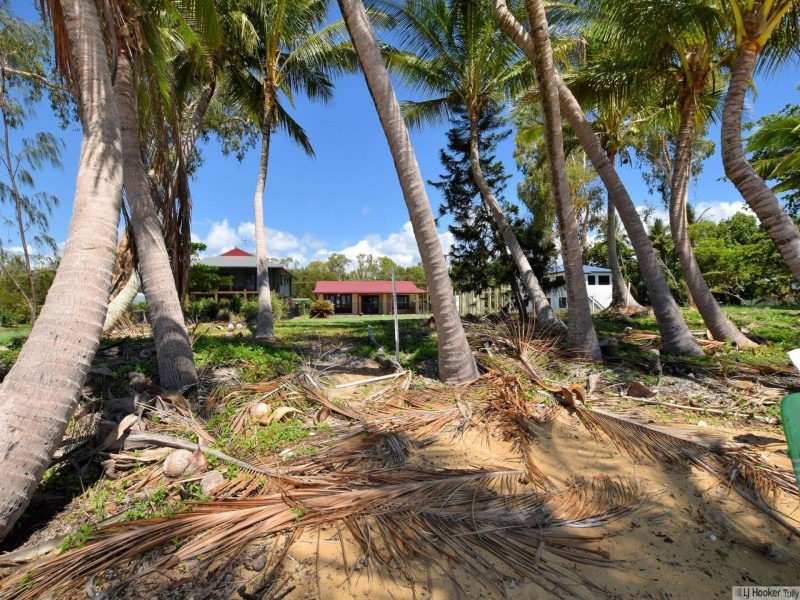 52 Luff Street, Hull Heads QLD 4854