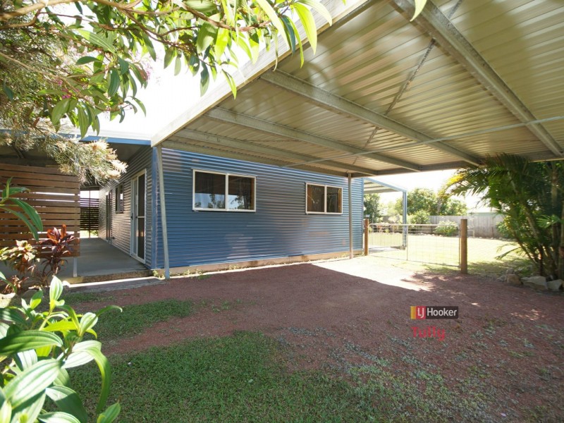 13 Amanda Crescent, Tully Heads QLD 4854