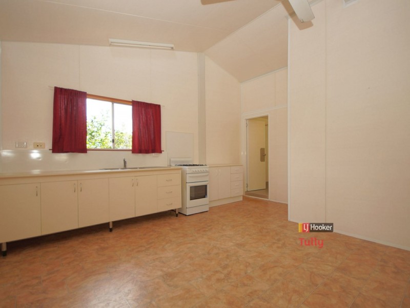 13 Amanda Crescent, Tully Heads QLD 4854