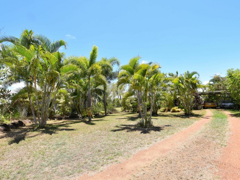13 Amanda Crescent, Tully Heads QLD 4854