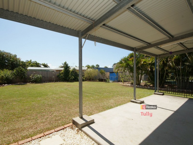 13 Amanda Crescent, Tully Heads QLD 4854