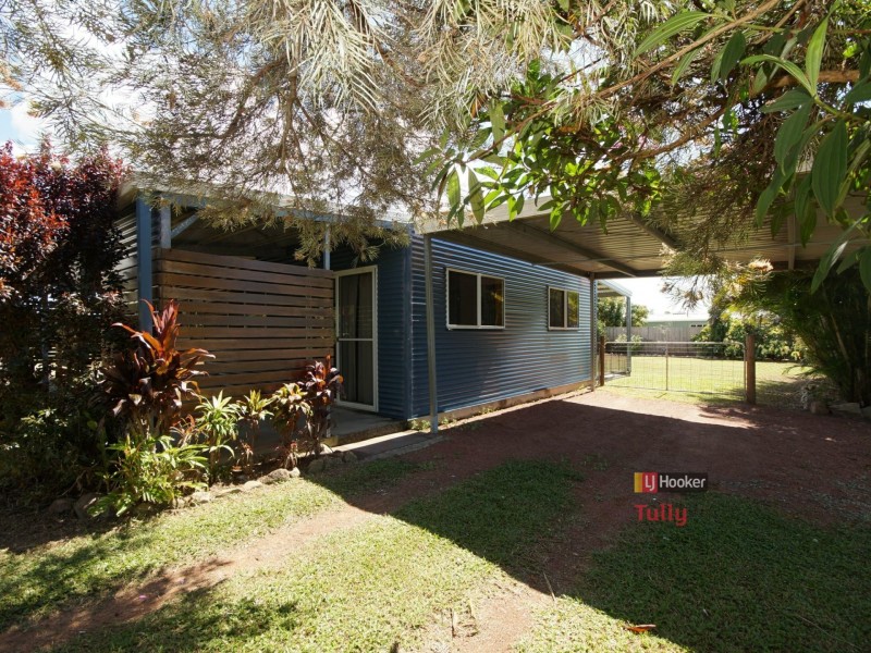 13 Amanda Crescent, Tully Heads QLD 4854