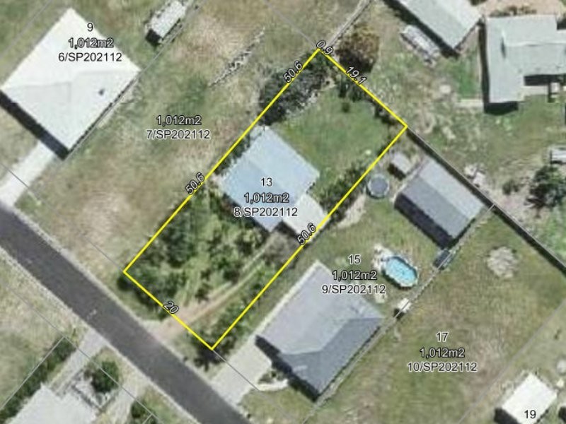 13 Amanda Crescent, Tully Heads QLD 4854