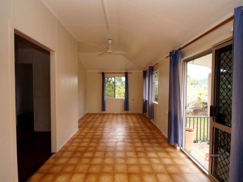 2 Murray St, Tully QLD 4854