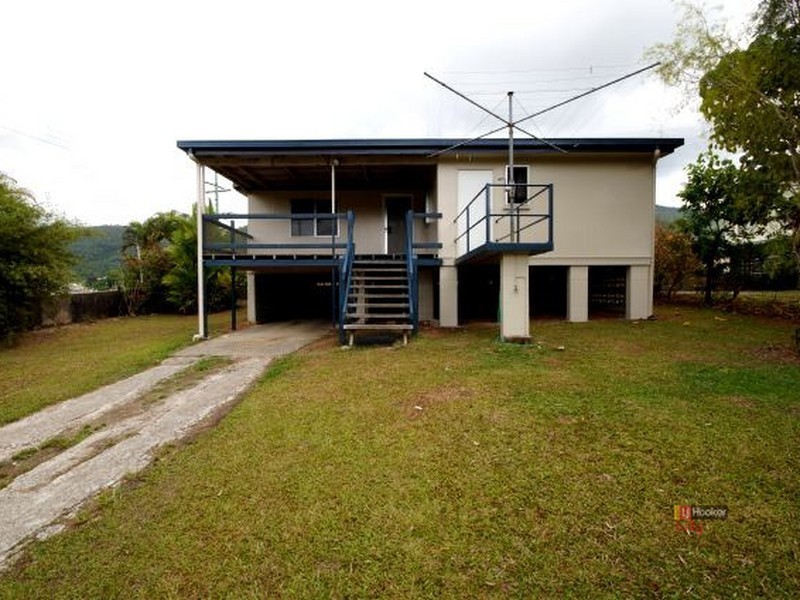 2 Murray St, Tully QLD 4854
