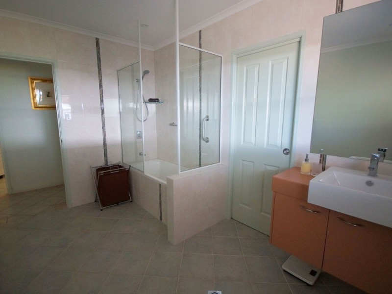 1 Leslie Lane, South Mission Beach QLD 4852