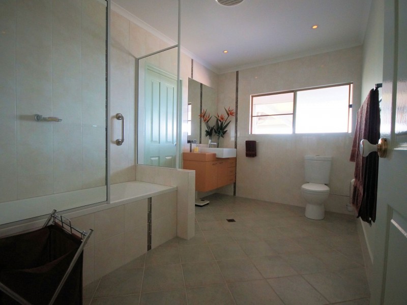 1 Leslie Lane, South Mission Beach QLD 4852