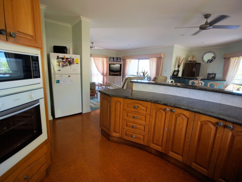 1 Leslie Lane, South Mission Beach QLD 4852