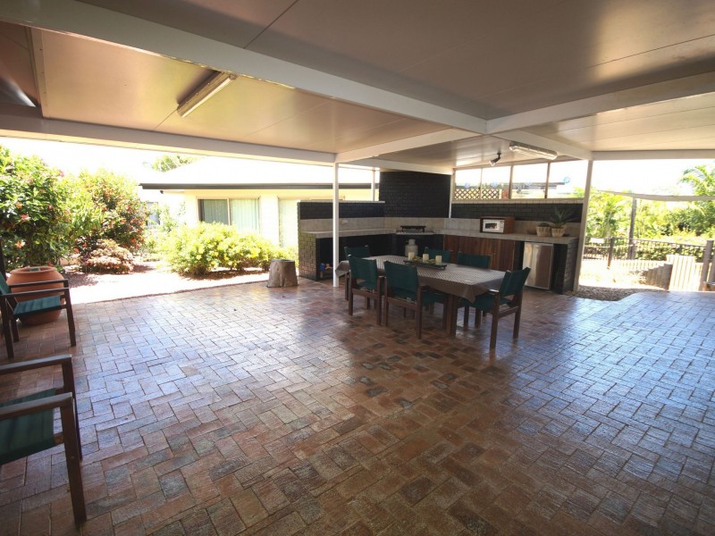 1 Leslie Lane, South Mission Beach QLD 4852