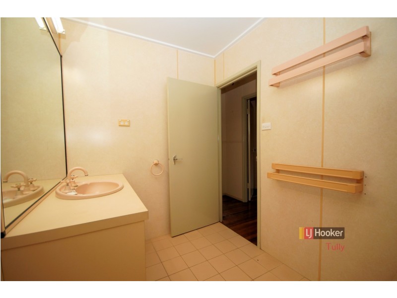 11 McDonald Street, Tully QLD 4854