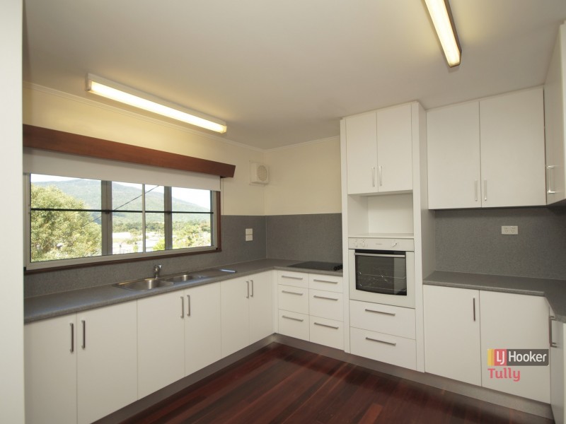 10 Hielscher Street, Tully QLD 4854