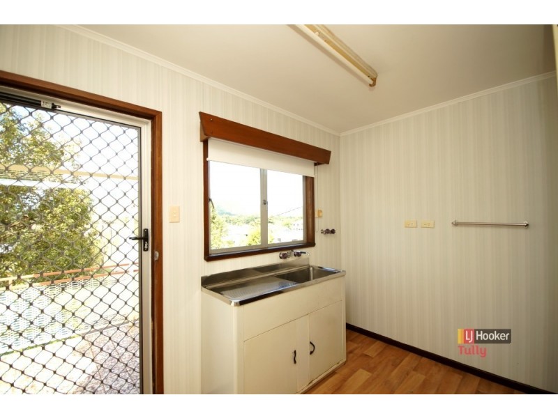 10 Hielscher Street, Tully QLD 4854