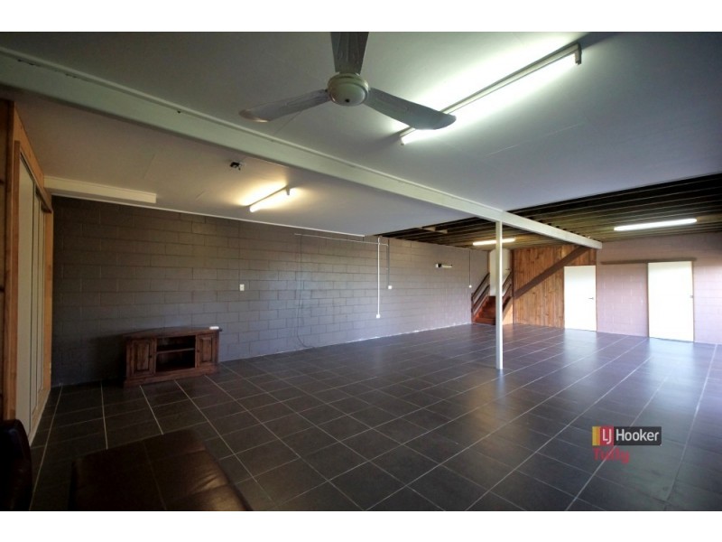 10 Hielscher Street, Tully QLD 4854